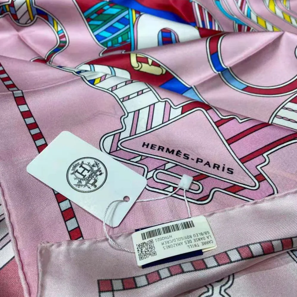 Hermes Tatersale En Zigzag Scarf 45 in Silk Twill for Women in Pink Hermes Tatersale En Zigzag Scarf 45 in Silk Twill for Women in Pink