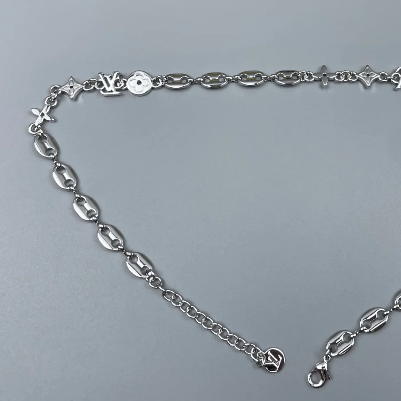 Louis Vuitton Sailor Necklace Silver in Toned
