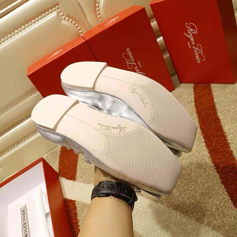 Roger Vivier Viv' Pockette Metal Buckle Ballerinas in Nappa for Women in Silver Roger Vivier Viv' Pockette Metal Buckle Ballerinas in Nappa for Women in Silver