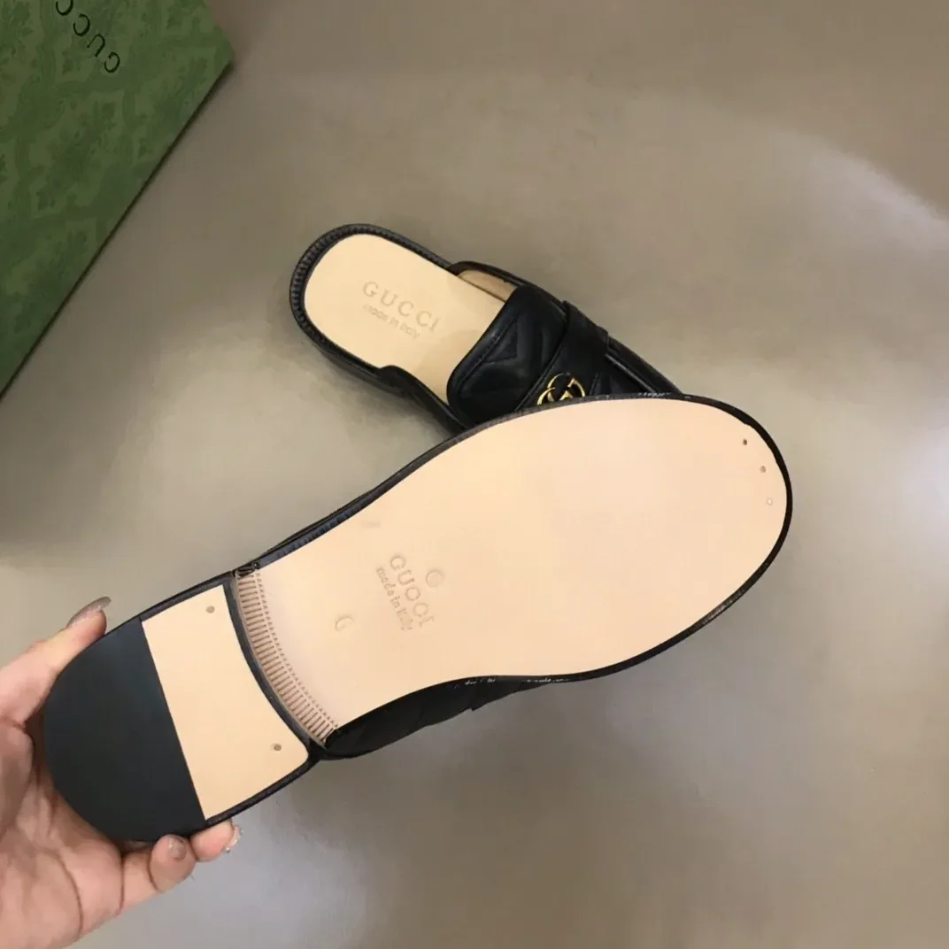 Gucci Slipper With Interlocking G Black Gucci Slipper With Interlocking G Black