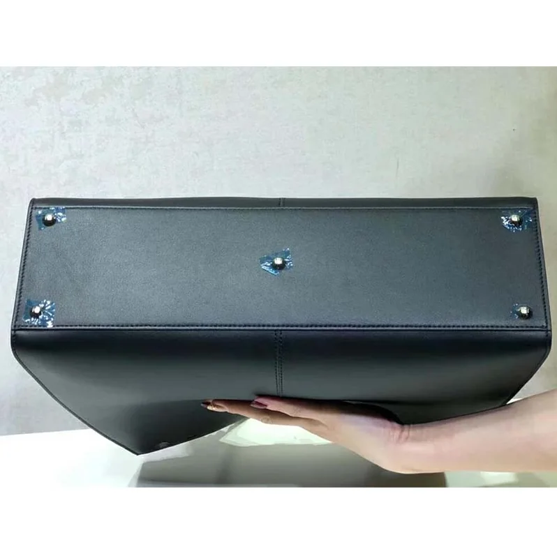 Fendi Peekaboo X-Lite in Leather Bag for Women in Black Fendi Peekaboo X-Lite in Leather Bag for Women in Black