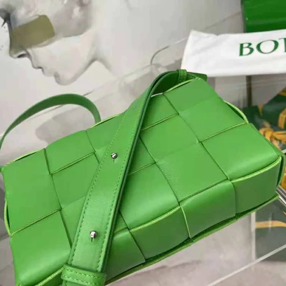 Bottega Veneta Cassette Intreccio Leather Cross-Body Bag for Women in Green
