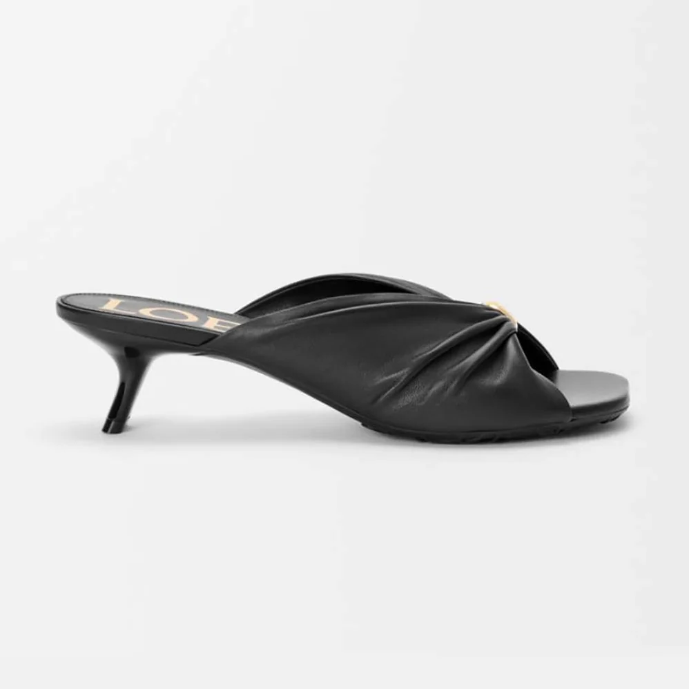 Loewe Pebble Soft Slide in Nappa Lambskin for Women in Black Loewe Pebble Soft Slide in Nappa Lambskin for Women in Black