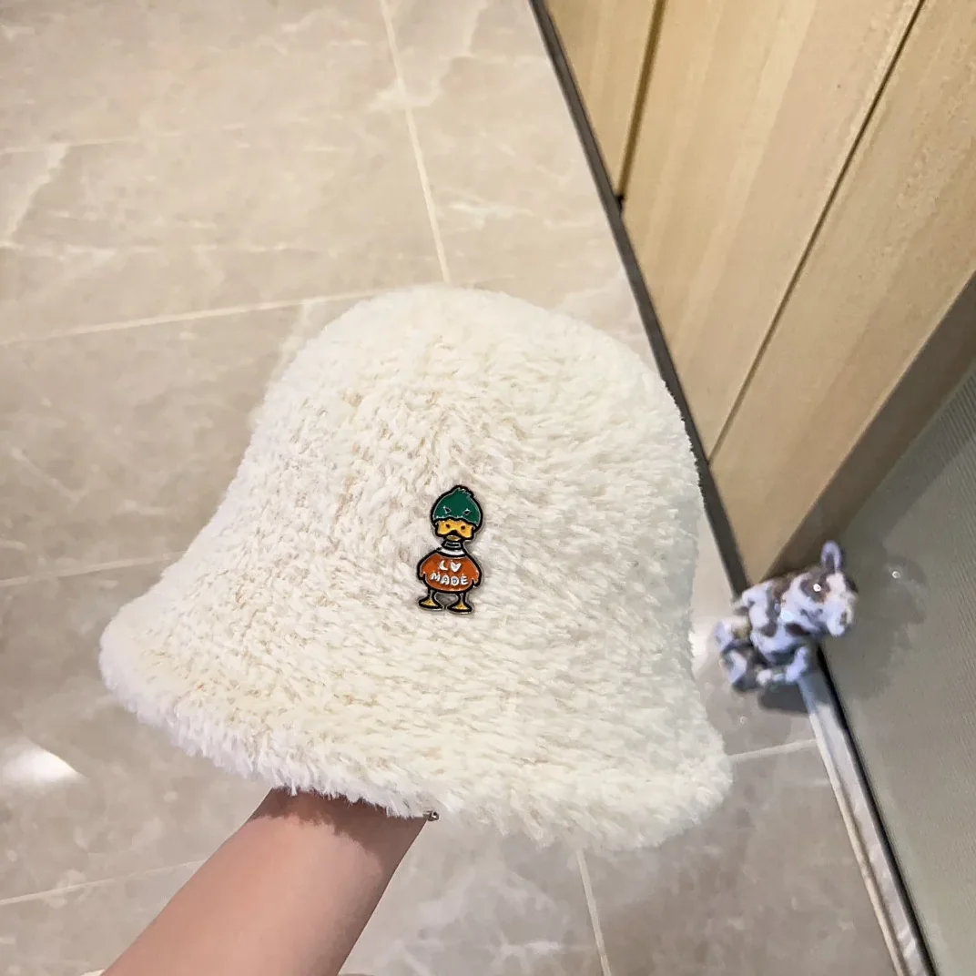 Louis Vuitton Duck Beanie LV White Louis Vuitton Duck Beanie LV White
