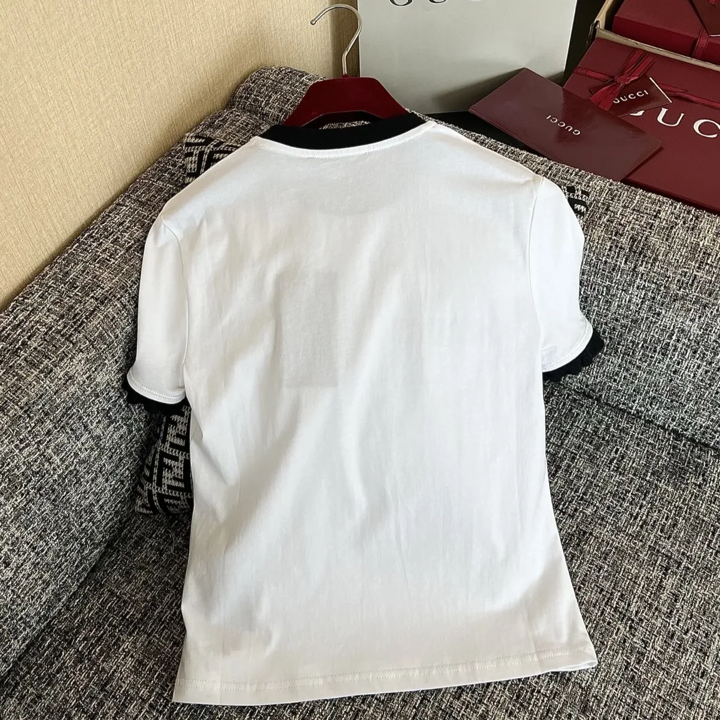 Gucci Print T in Shirt White Gucci Print T in Shirt White