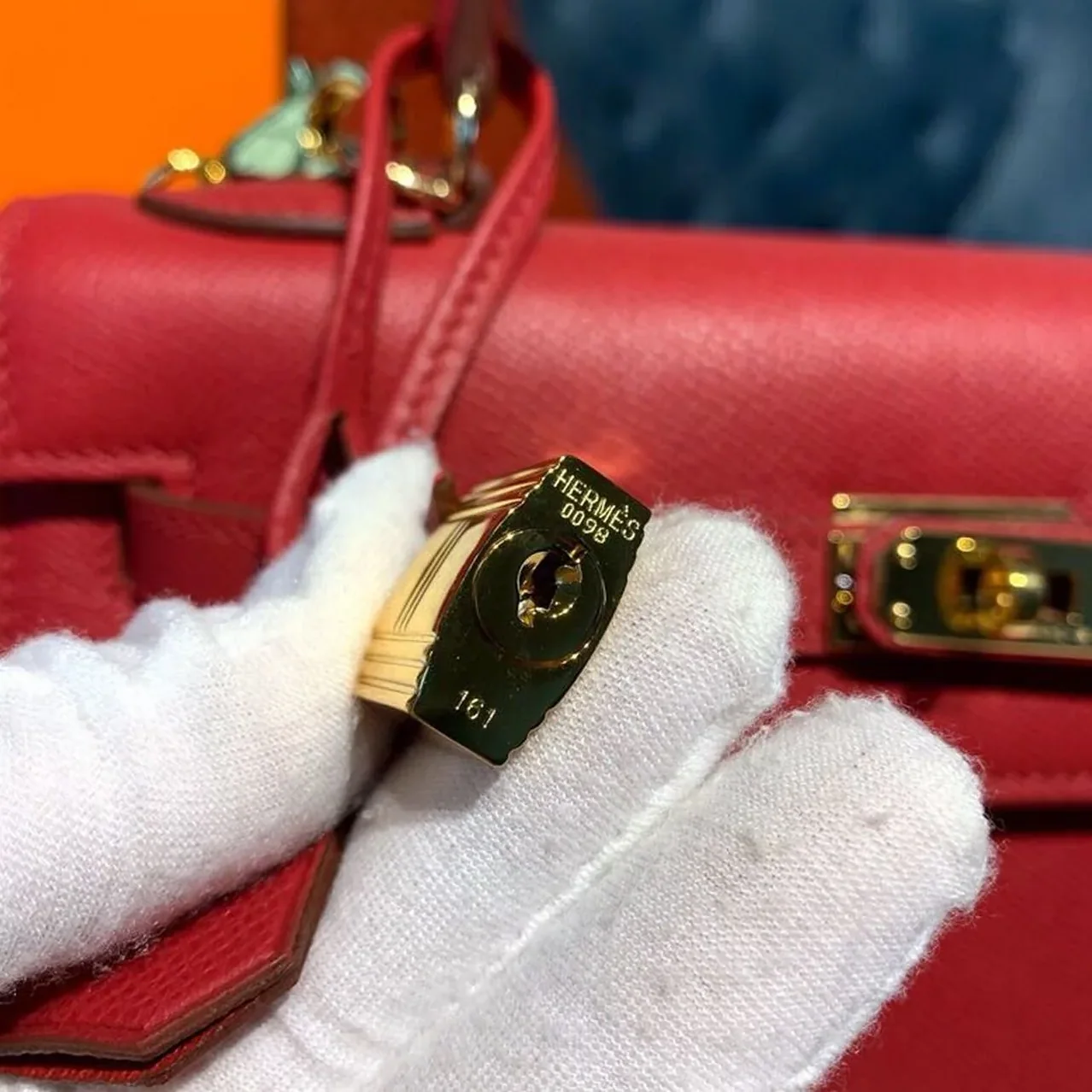 Hermes Kelly Tomate Gold Toned Hardware / Hermes Kelly Tomate Gold Toned Hardware /