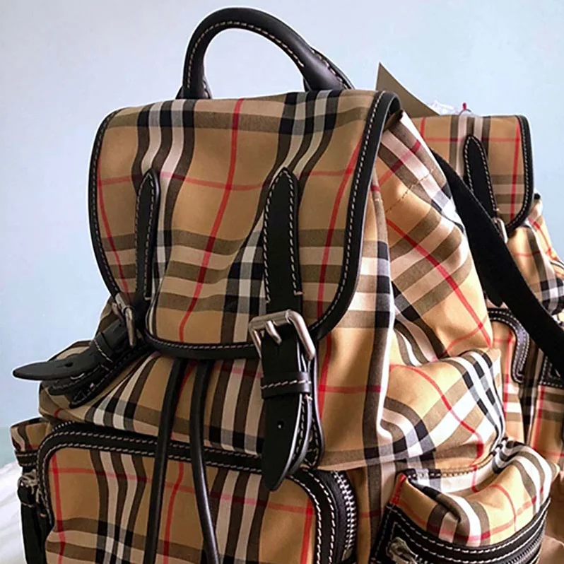 Burberry Medium Rucksack in Vintage Check Cotton Canvas for Women in Sandy Burberry Medium Rucksack in Vintage Check Cotton Canvas for Women in Sandy