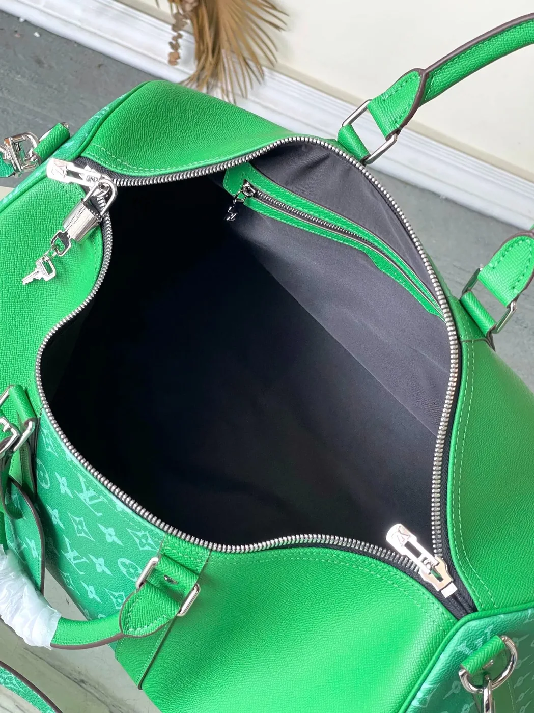 Louis Vuitton Keepall Bandouliere 45 Travel Bag in Green Silver Hardware