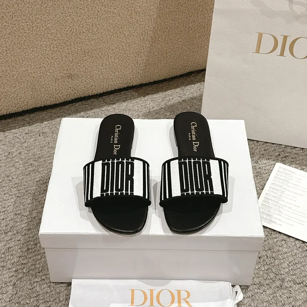 Dior Dway Slide Black and White Cotton Embroidered with Dior Graphique Motif for Women Dior Dway Slide Black and White Cotton Embroidered with Dior Graphique Motif for Women