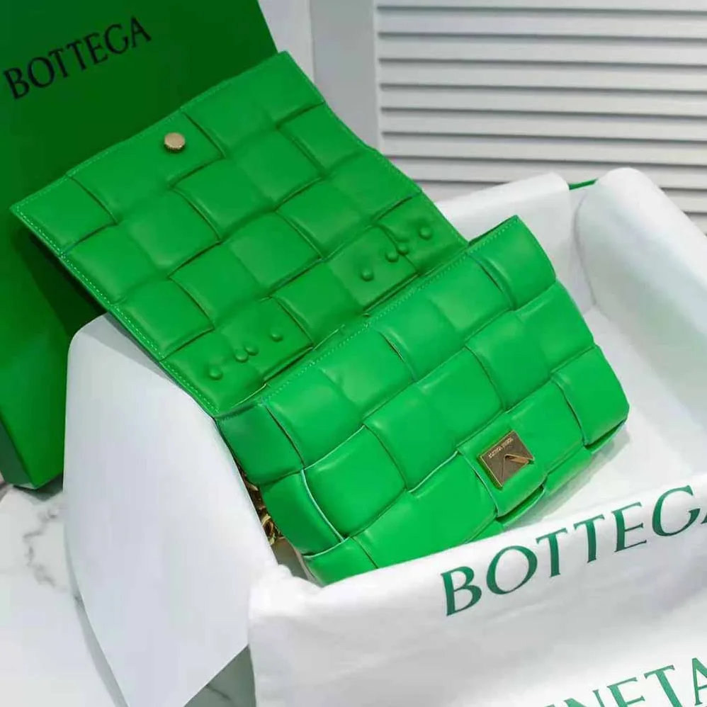 Bottega Veneta Chain Cassette Padded Intrecciato Leather Crossbody Bag for Women in Green