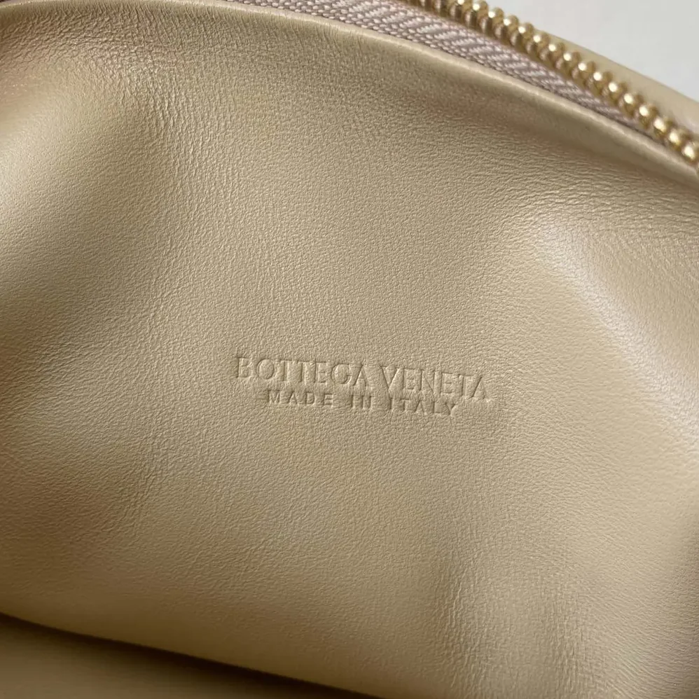 Bottega Veneta Small Jodie for Women in Natural