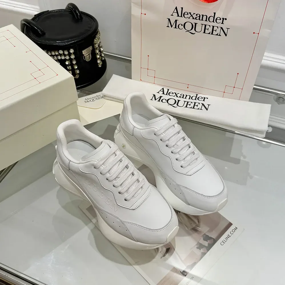 Alexander Mcqueen Sprint Runner in White for Unisex Alexander Mcqueen Sprint Runner in White for Unisex