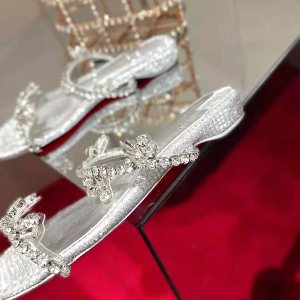 Christian Louboutin Just Queenie Mule Shows off a Minimalist Style for Women Christian Louboutin Just Queenie Mule Shows off a Minimalist Style for Women