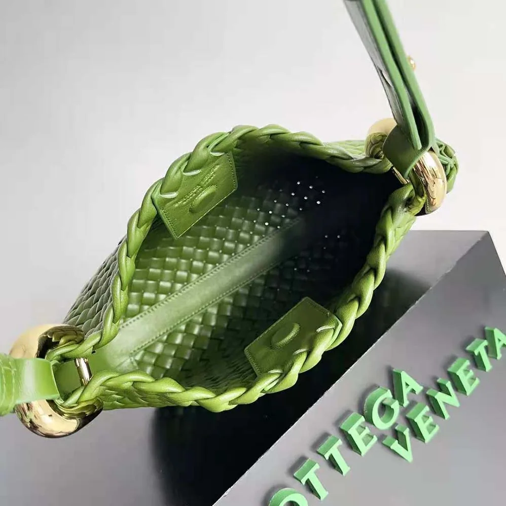 Bottega Veneta Small Clicker Shoulder Bag for Women in Green