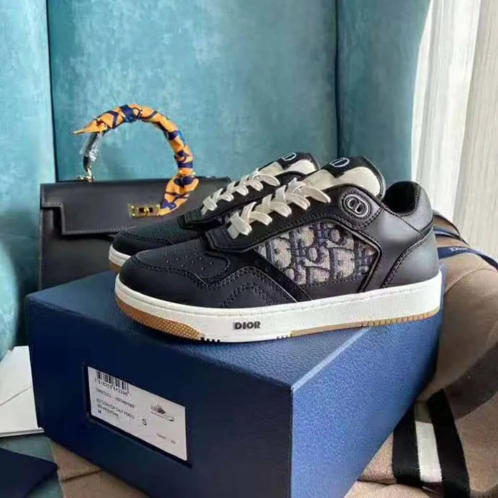 Dior B27 Low-Top Sneaker Smooth Calfskin with Dior Oblique Jacquard for Men in Black Dior B27 Low-Top Sneaker Smooth Calfskin with Dior Oblique Jacquard for Men in Black