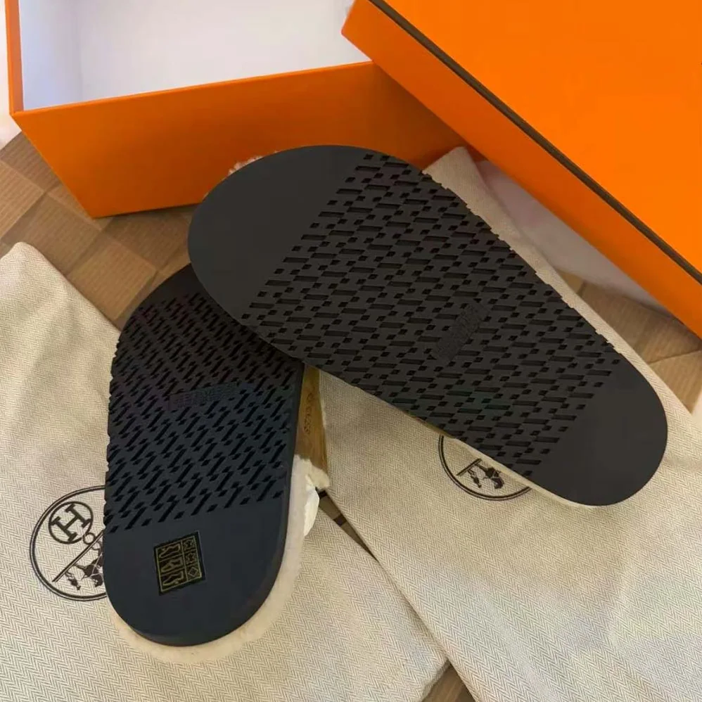 Hermes Chypre Sandal in Calfskin with Shearling Lining for Women Hermes Chypre Sandal in Calfskin with Shearling Lining for Women
