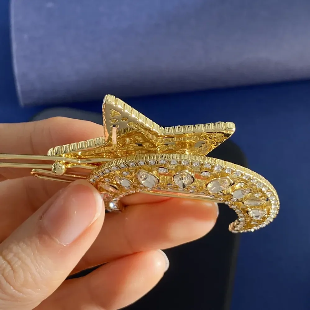 Dior Nuit Étoilée Barrette Pale Gold for Women in Finish Metal Dior Nuit Étoilée Barrette Pale Gold for Women in Finish Metal