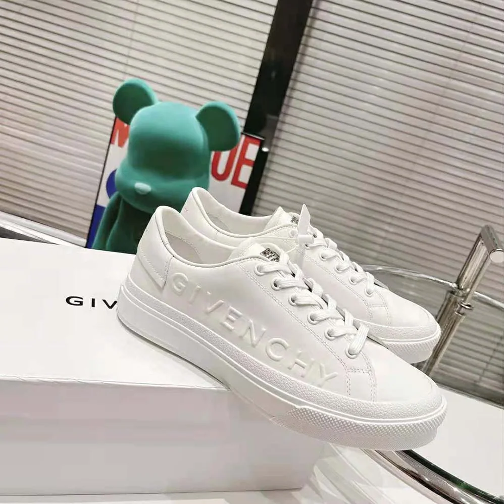 Givenchy City Sport Sneakers in GIVENCHY Leather for Men Givenchy City Sport Sneakers in GIVENCHY Leather for Men