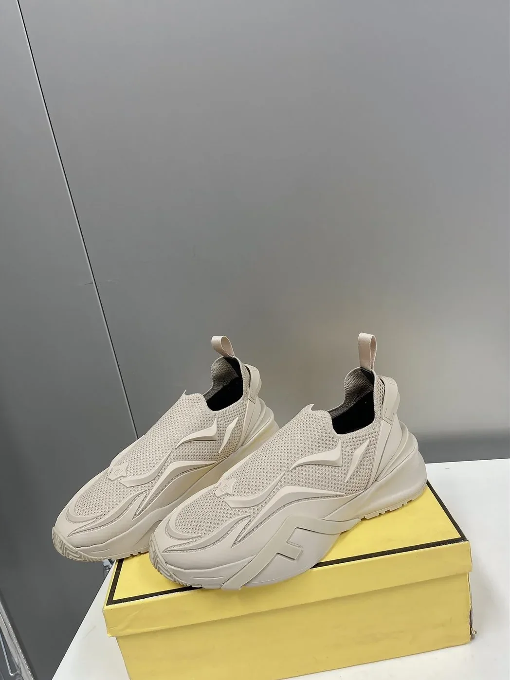 Fendi Low Trainers Sneakers Beige