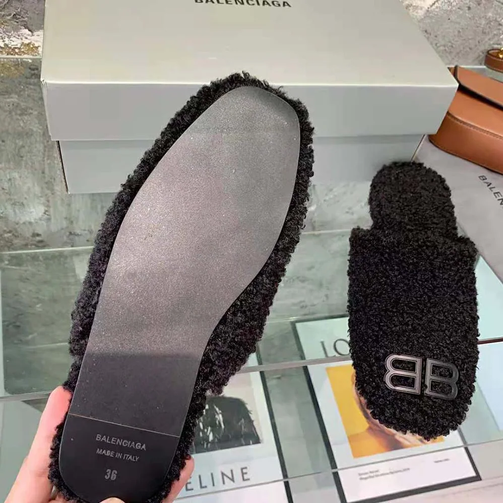 Balenciaga Cosy BB Mule in Black Fake Shearling for Women Balenciaga Cosy BB Mule in Black Fake Shearling for Women