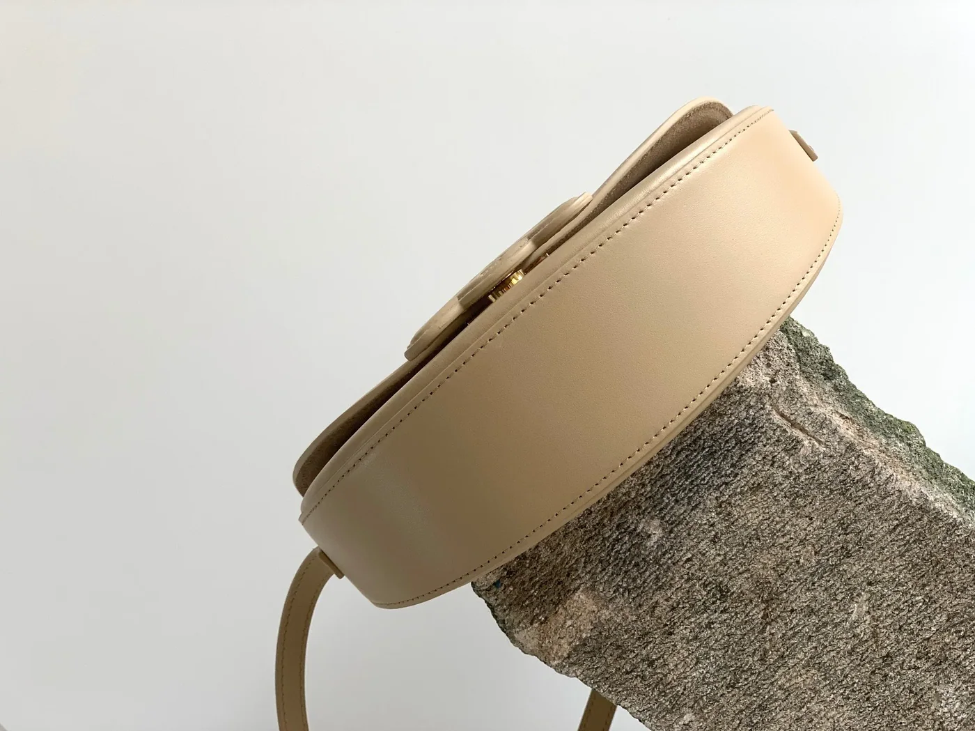 Celine Besace Cuir Triomphe Bag Nude / .03ND Celine Besace Cuir Triomphe Bag Nude / .03ND
