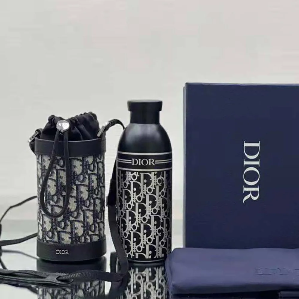 Dior Aqua Bottle and Bottle Holder with Shoulder Strap for Men Dior Aqua Bottle and Bottle Holder with Shoulder Strap for Men