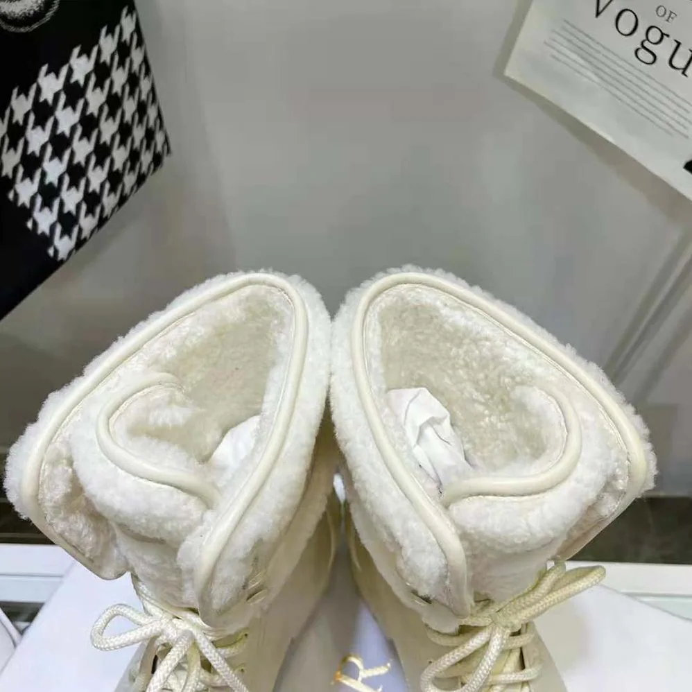 Dior D-Major Ankle Boot White Calfskin and Lambskin Wool for Women Dior D-Major Ankle Boot White Calfskin and Lambskin Wool for Women