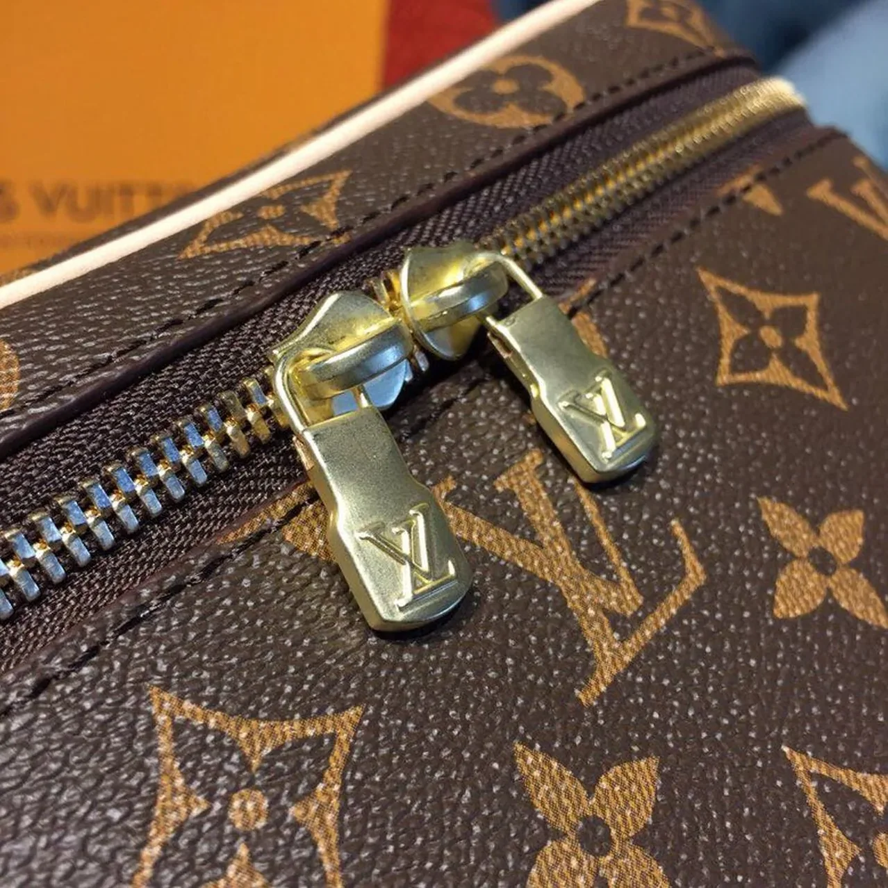 Louis Vuitton Nice BB Vanity Case in Brown Monogram Gold Hardware Louis Vuitton Nice BB Vanity Case in Brown Monogram Gold Hardware