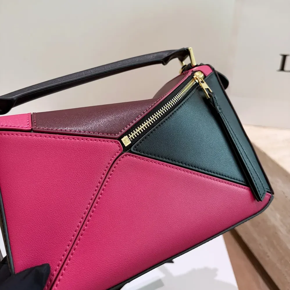 Loewe Small Puzzle Bag in Nappa Calfskin for Unisex in Black/Burgundy