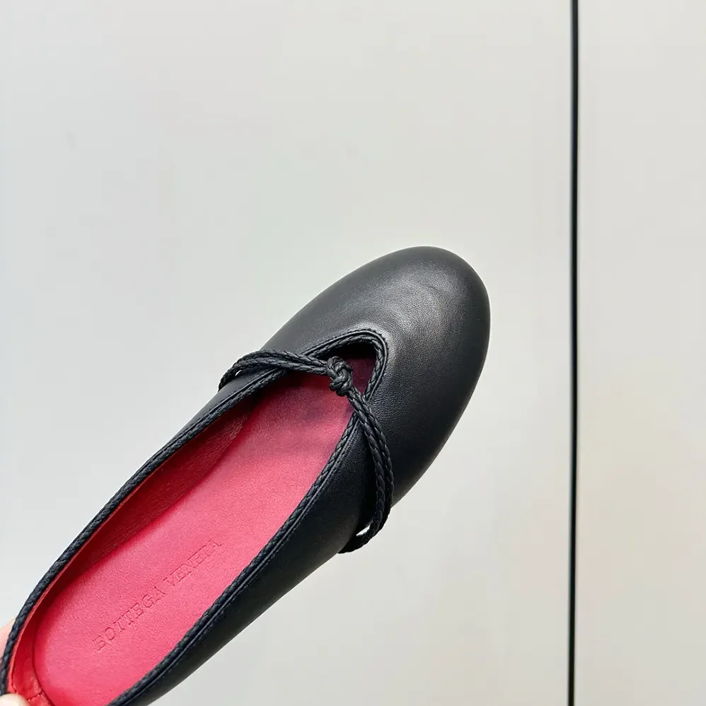 Bottega Veneta Rosa Mary-Jane Ballerina for Women in Black Bottega Veneta Rosa Mary-Jane Ballerina for Women in Black