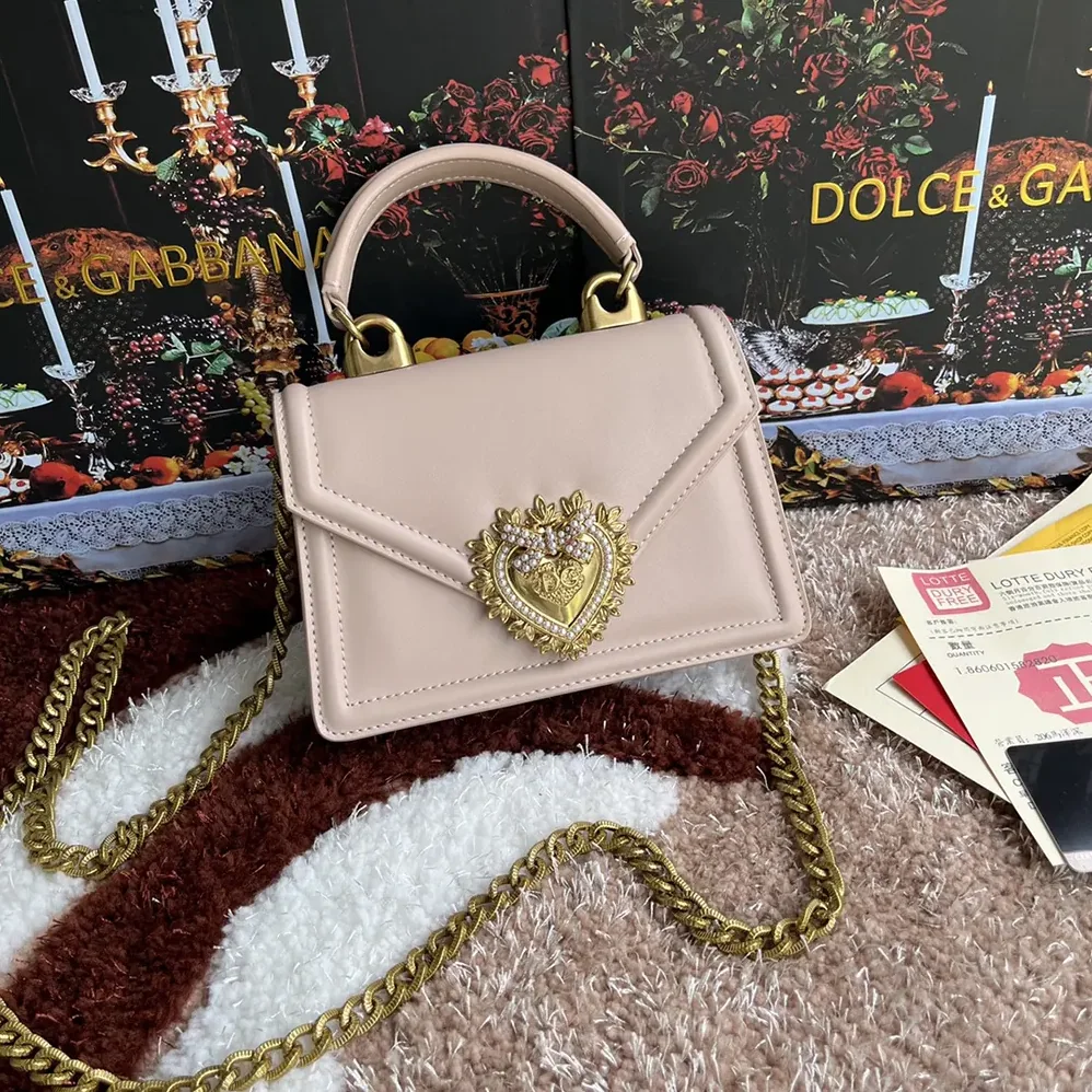 Dolce Gabbana D&G Medium Smooth Calfskin Devotion Bag for Women in Pink Dolce Gabbana D&G Medium Smooth Calfskin Devotion Bag for Women in Pink