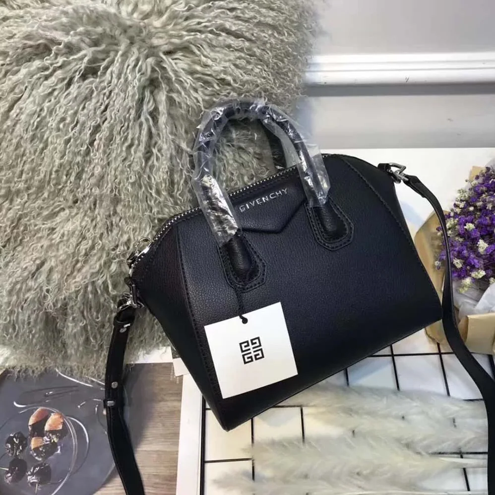 Givenchy Mini Antigona Bag in Grained Leather Givenchy Mini Antigona Bag in Grained Leather