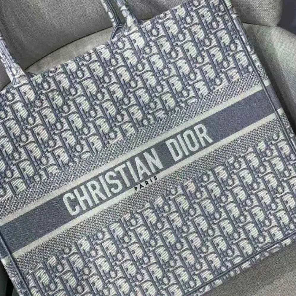 Dior Dior Bbook Tote for Women in Silver Dior Dior Bbook Tote for Women in Silver