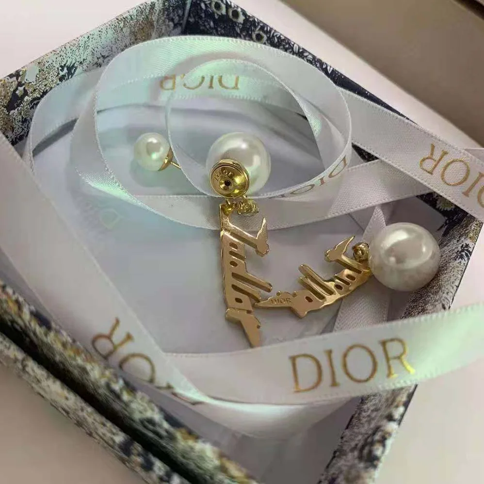 Dior Tribales Earrings Gold-Finish Metal and White Resin Pearls for Women Dior Tribales Earrings Gold-Finish Metal and White Resin Pearls for Women