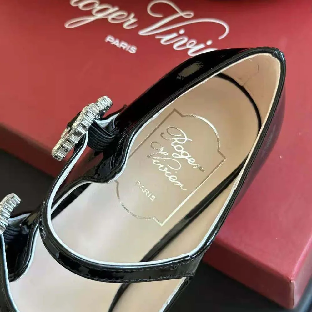 Roger Vivier Trés Vivier Strass Buckle Mini Babies Ballerinas in Patent Leather for Women Roger Vivier Trés Vivier Strass Buckle Mini Babies Ballerinas in Patent Leather for Women