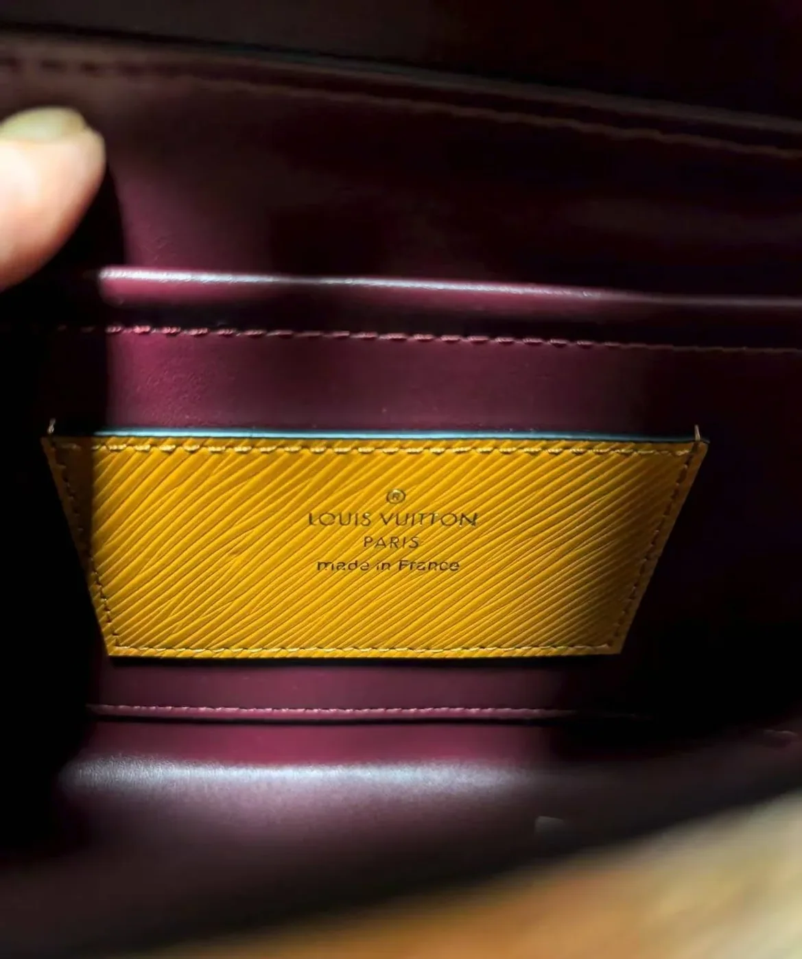 Louis Vuitton Twist MM Epi Gold Miel Brown