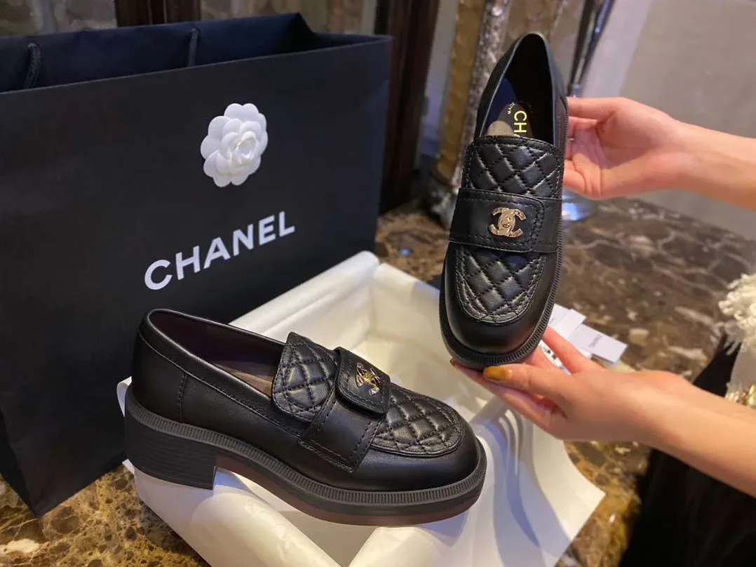 Chanel CC Turn-lock On Trap Heel Loafer Black
