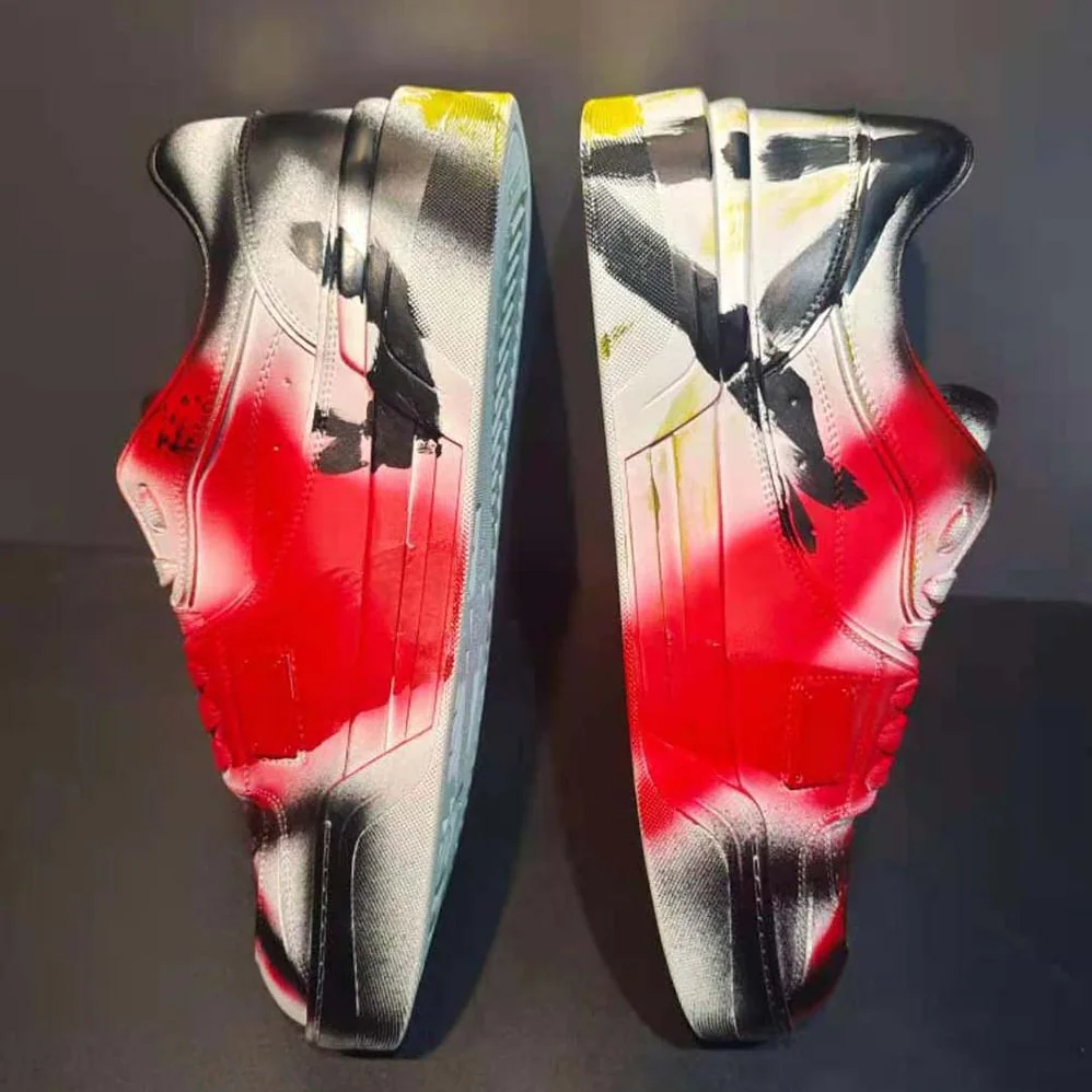 Dolce Gabbana D&G Calfskin New Roma Sneakers with Spray for Unisex in Paint Graffiti Print Dolce Gabbana D&G Calfskin New Roma Sneakers with Spray for Unisex in Paint Graffiti Print