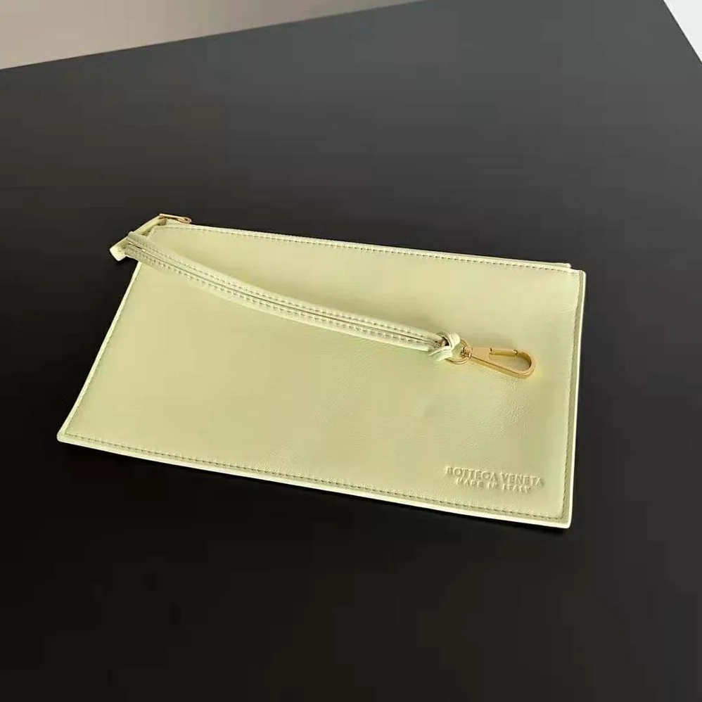Bottega Veneta Medium Cabat Leather Tote Bag with Detachable Strap for Women in Yellow Bottega Veneta Medium Cabat Leather Tote Bag with Detachable Strap for Women in Yellow
