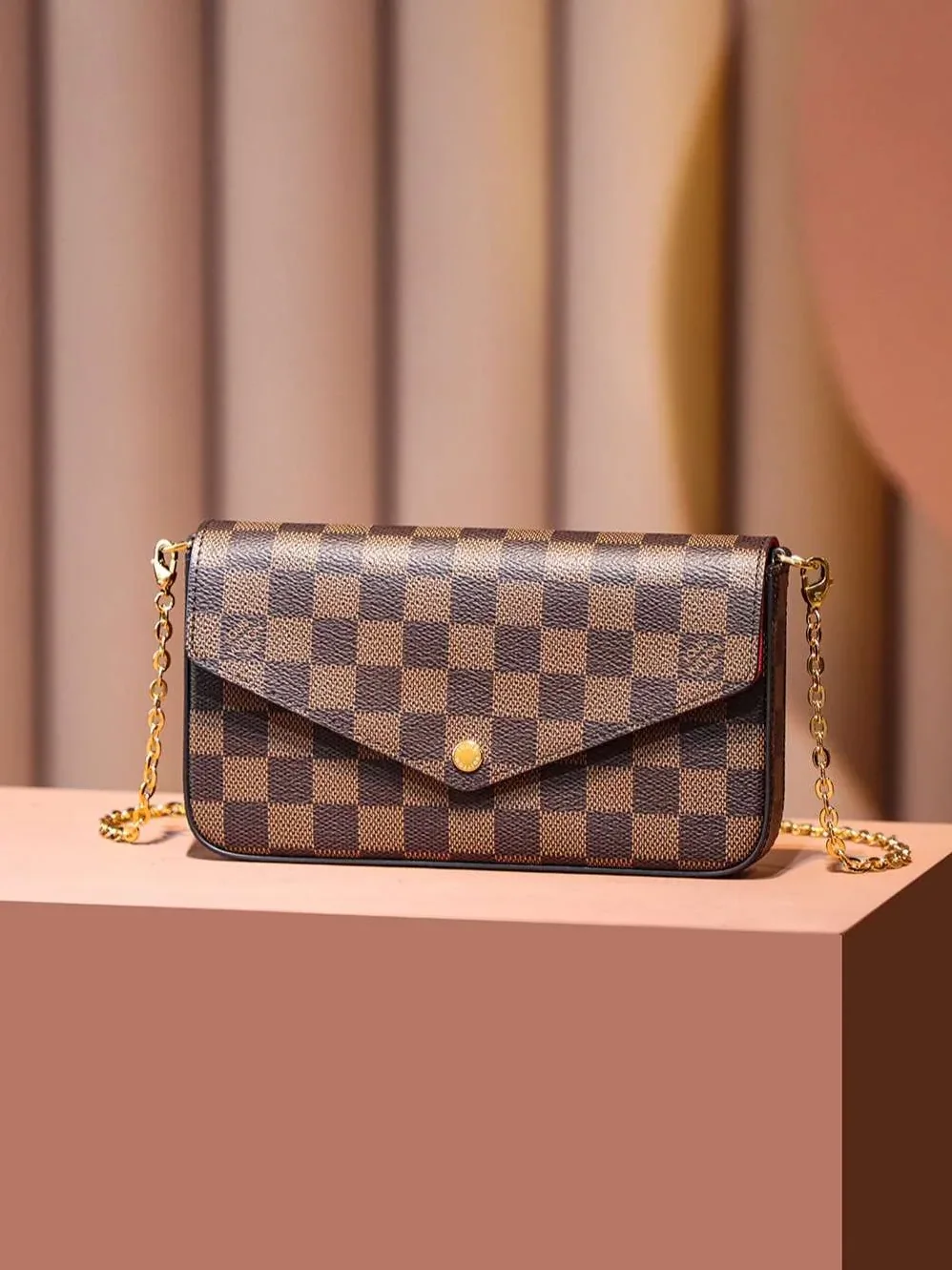 Louis Vuitton Pochette Felicie Shoulder Bag in Brown Gold Hardware Louis Vuitton Pochette Felicie Shoulder Bag in Brown Gold Hardware