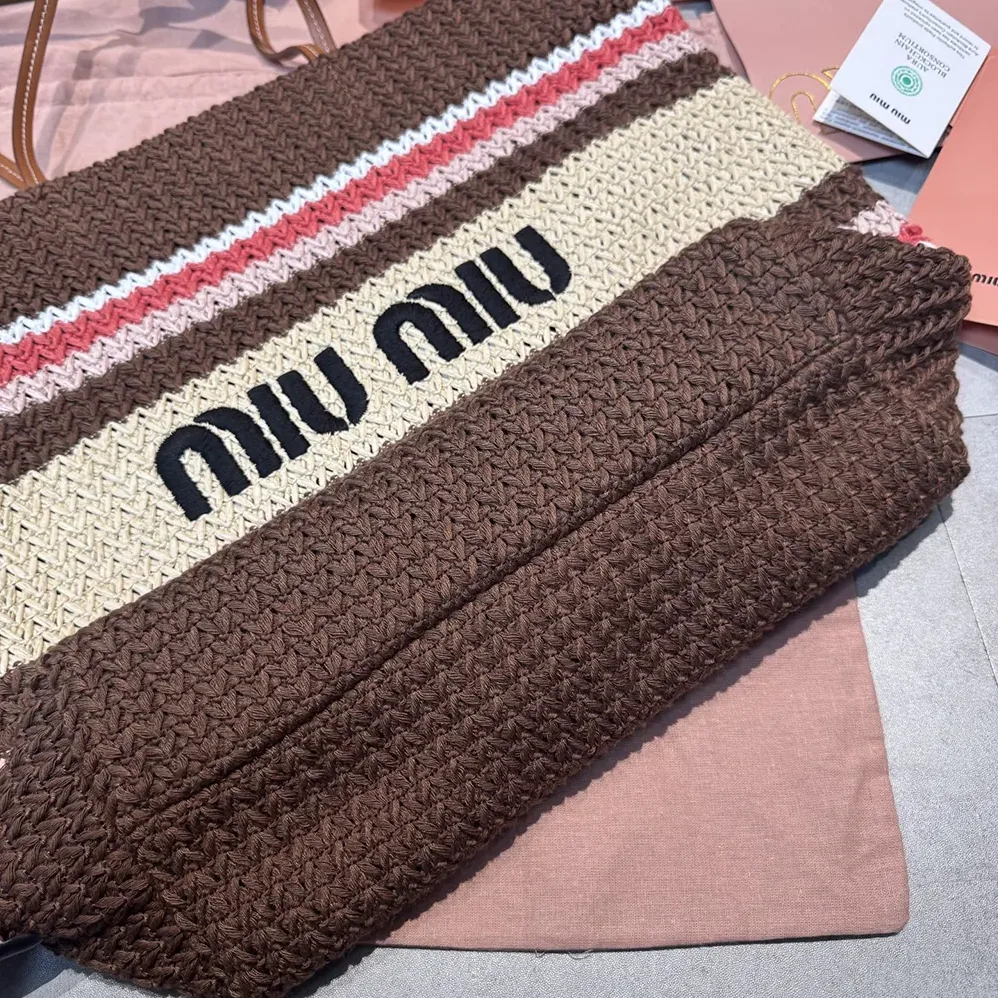 Miu Miu Raffia for Women in Effect Woven Tote Bag Miu Miu Raffia for Women in Effect Woven Tote Bag