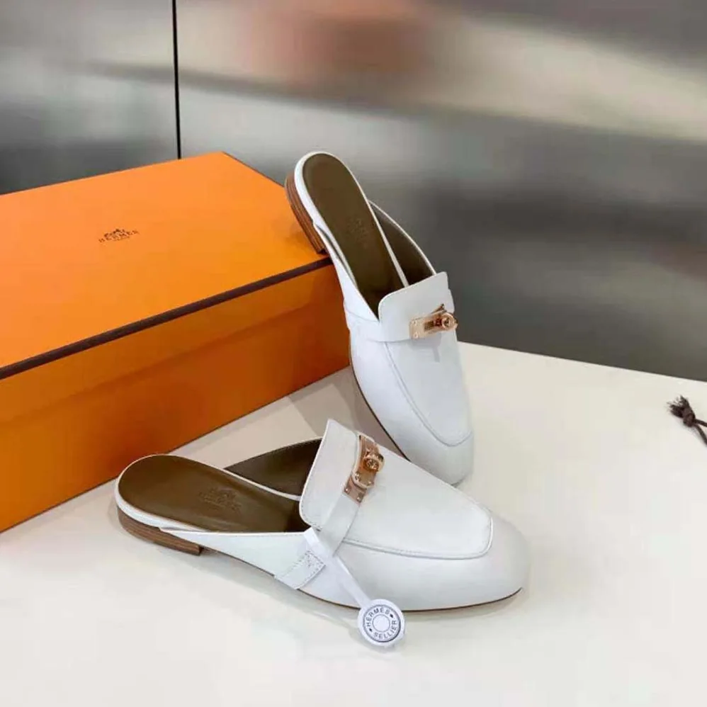 Hermes OZ Mule in Calfskin Leather for Women in White Hermes OZ Mule in Calfskin Leather for Women in White