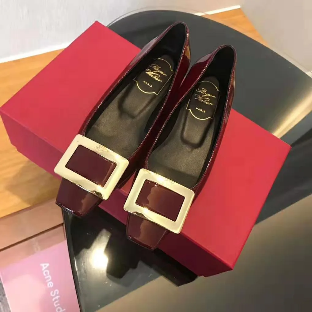 Roger Vivier Belle Vivier Pumps in Patent Leather for Women in Red