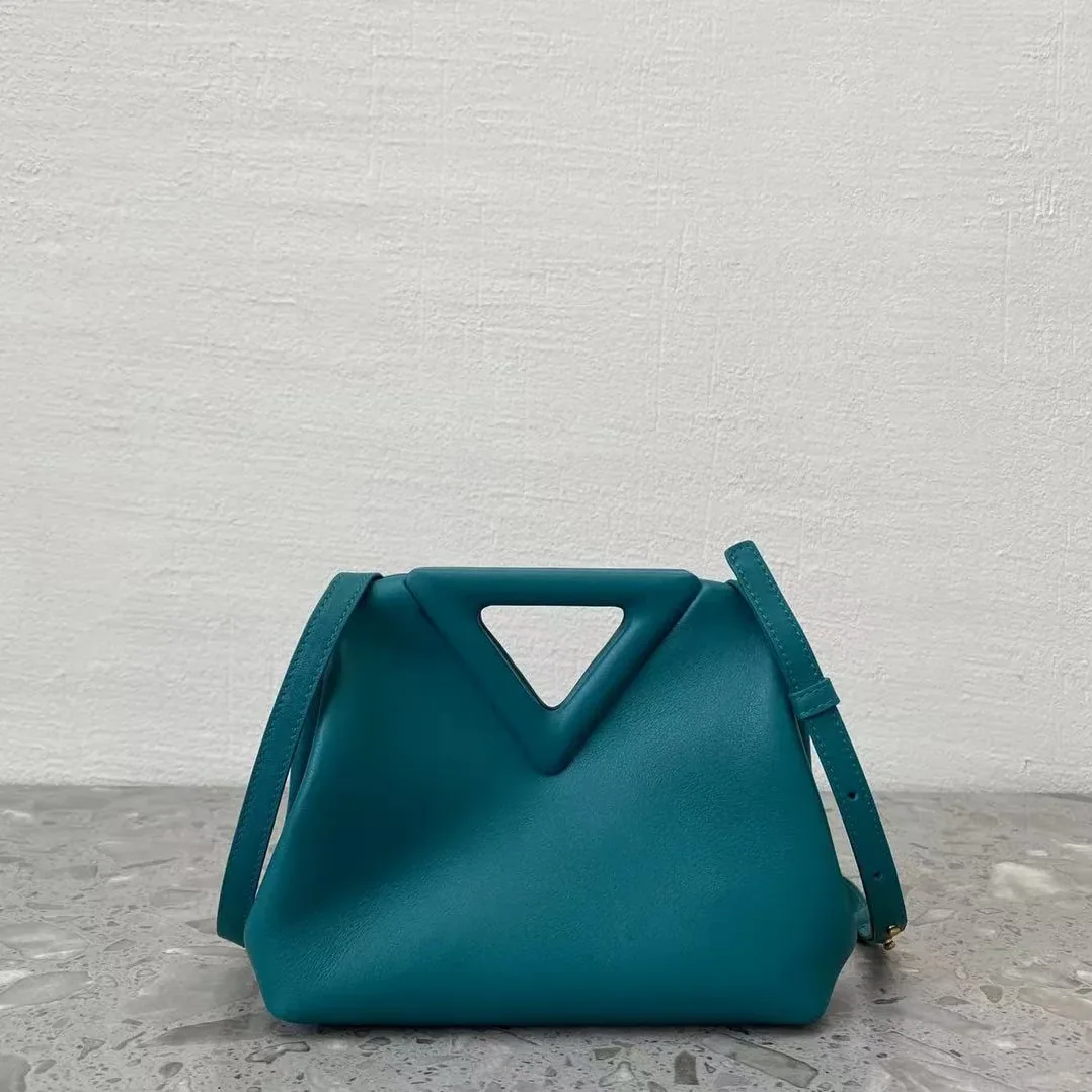 Bottega Veneta Point Blue Bottega Veneta Point Blue