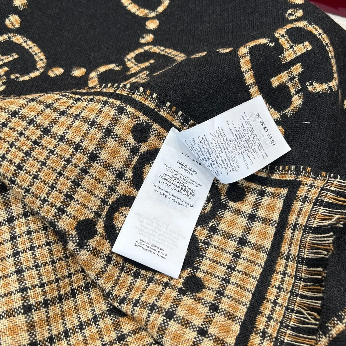 Gucci Check GG Scarf Black And Beige / Gucci Check GG Scarf Black And Beige /