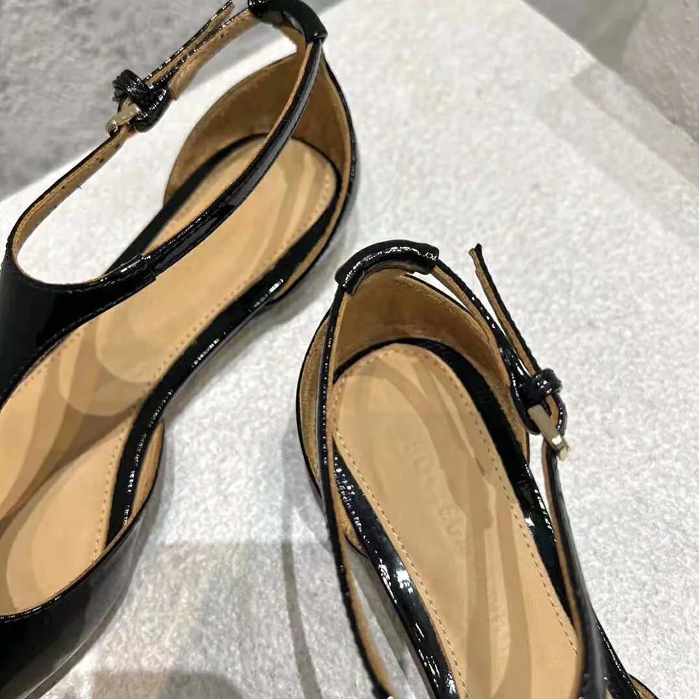 Bottega Veneta Rocket T-Bar Ballerina Flat Laminated Leather T-bar Ballerina for Women in Black Bottega Veneta Rocket T-Bar Ballerina Flat Laminated Leather T-bar Ballerina for Women in Black