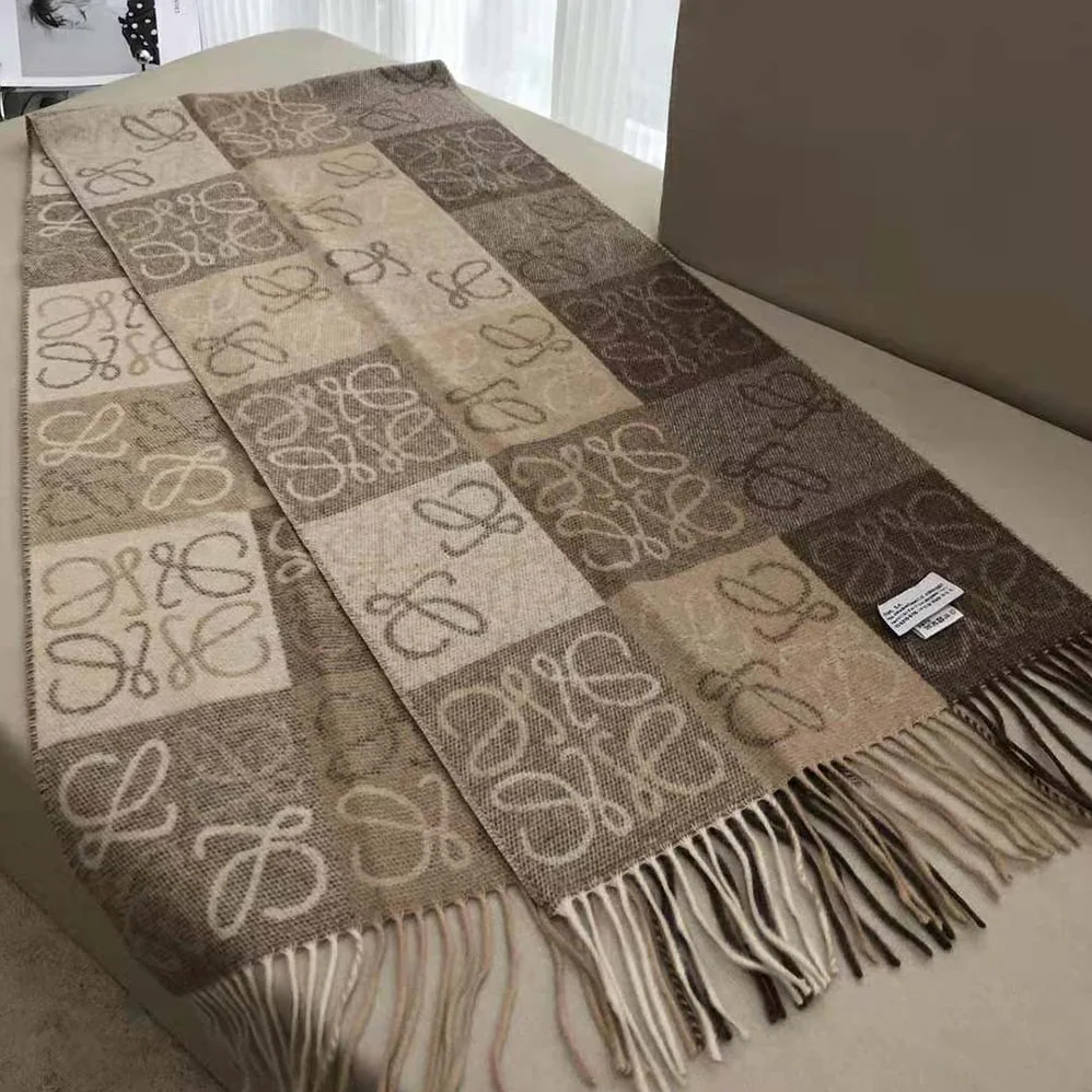 Loewe Scarf in Wool and Cashmere for Unisex in Beige Loewe Scarf in Wool and Cashmere for Unisex in Beige