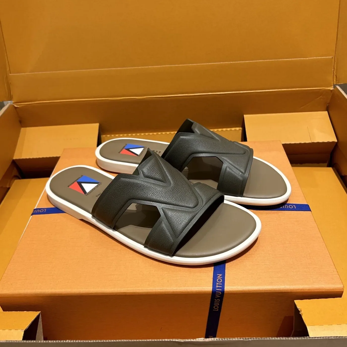 Louis Vuitton Oasis Mule Brown