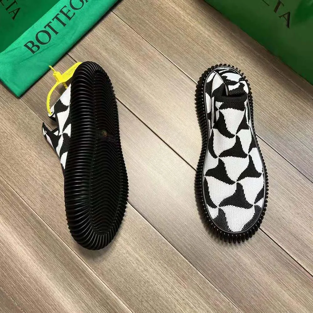 Bottega Veneta Ripple Wavy Triangle Tech Knit Slip-on Sneakers for Unisex in Black