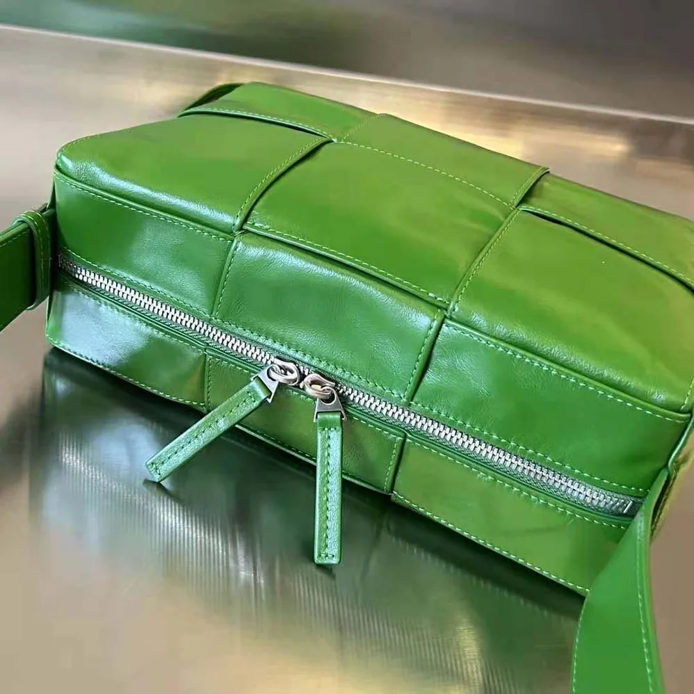 Bottega Veneta Intreccio Slouchy Leather Cross-Body Arco Camera Bag for Men in Green